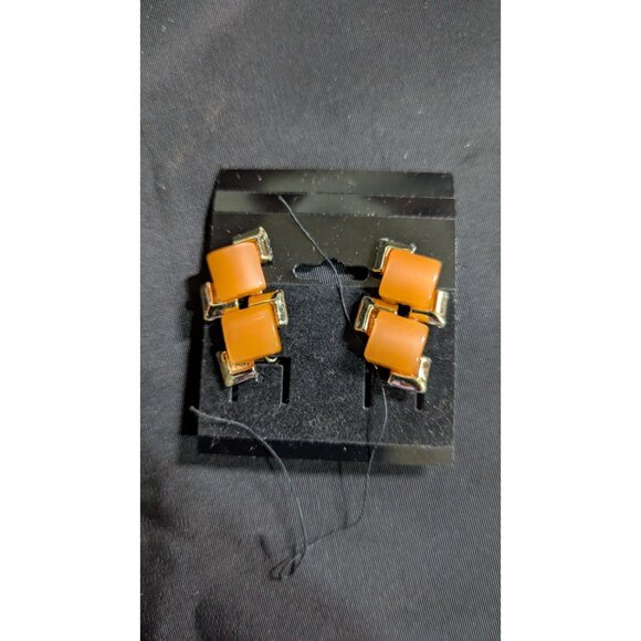 Vintage Gold-Tone & Orange Clip-On Earrings Retro Square Design Jewelry - Picture 6 of 6